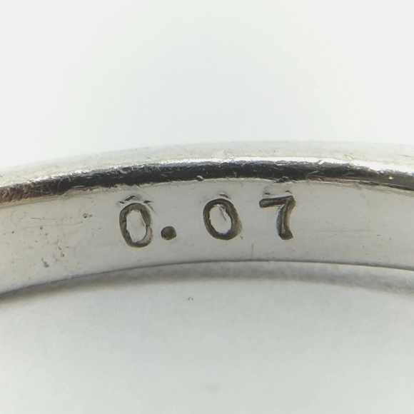 DIAMOND Platinum Vintage Ring - Picture 6 of 8